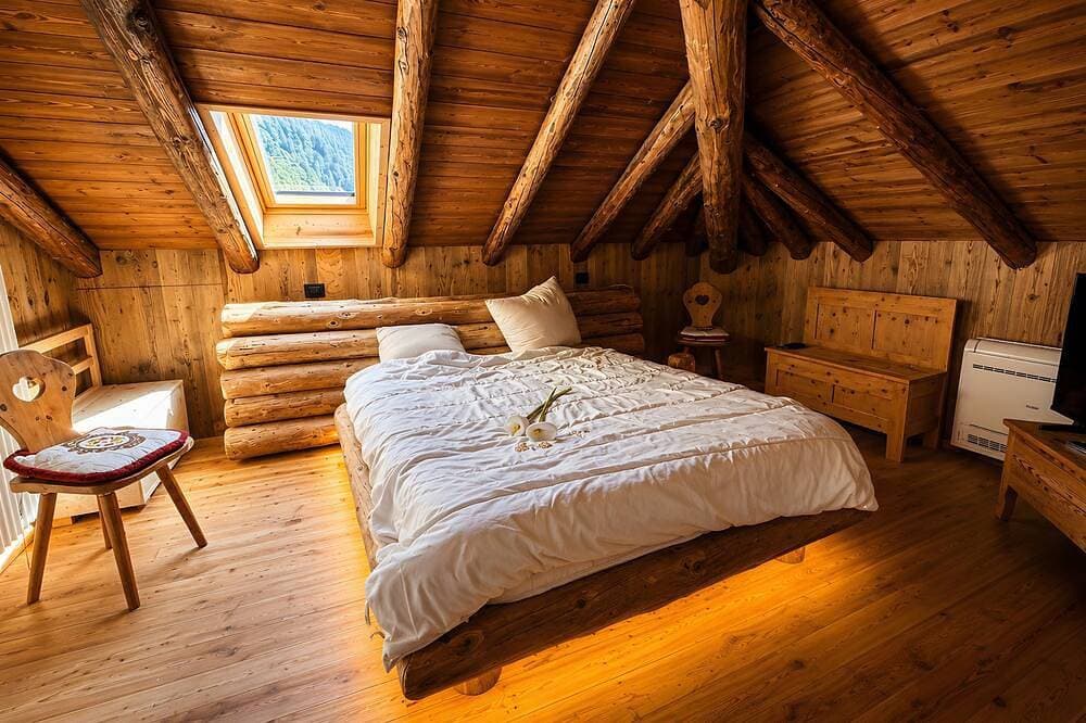 Foto 3 von 25: Zimmer „Camera Rododendro“ mit Bergblick, WLAN und Klimaanlage