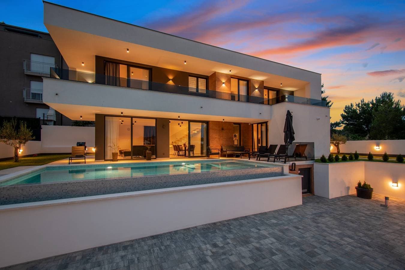 Villa Infinity Gem by Istrabook 1