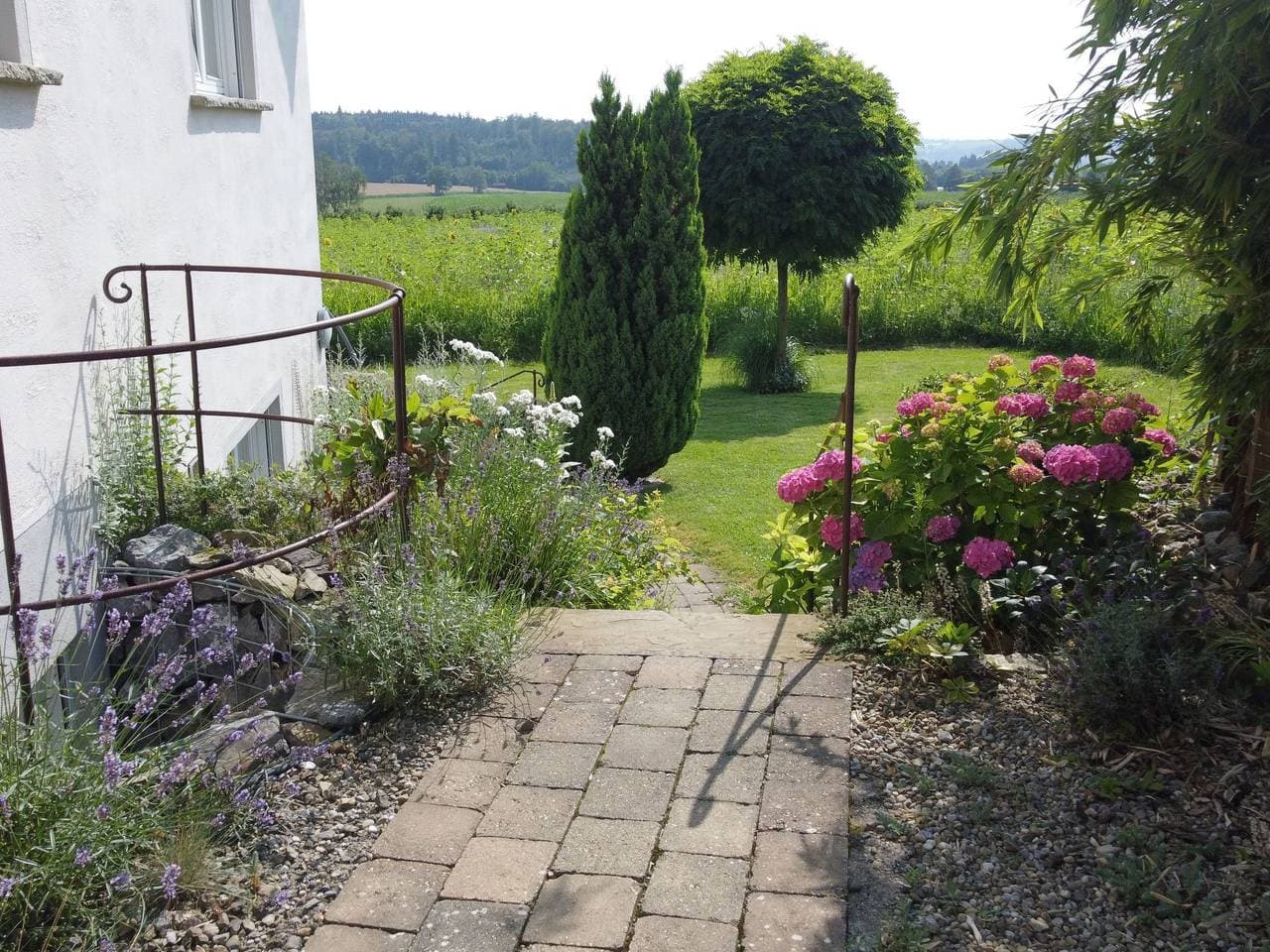 Foto 3 von 26: Appartement in Beuren mit Terrasse und Grill