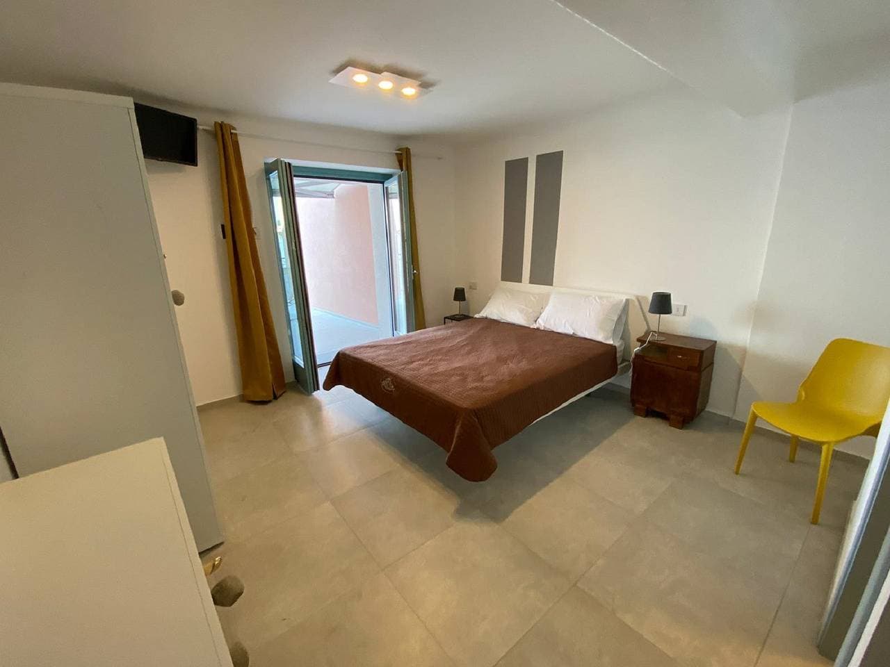 Foto 8 von 13: Stone apartment with lake view in Baveno