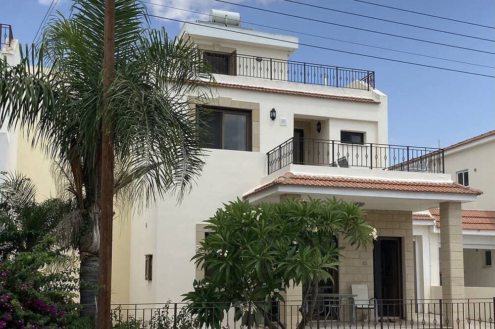 Foto 13 von 30: Larnaca Bay Villa mit privatem Pool, Meerblick, in einer wunderschönen Lage.
