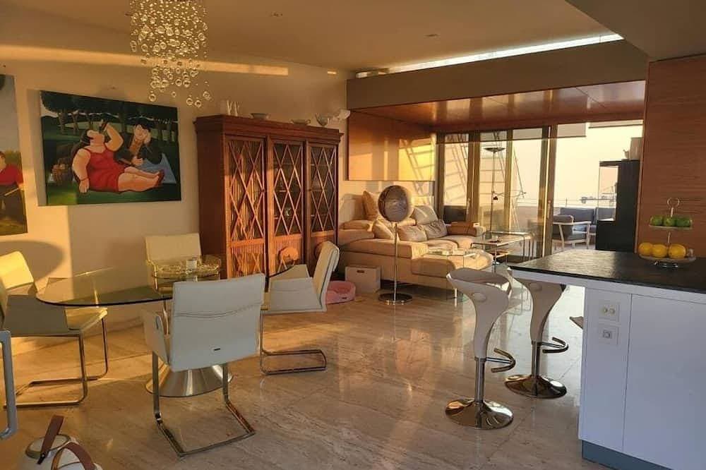 Foto 11 von 19: Exclusive Duplex Penthouse with Jacuzzi and Panoramic Views in Valletta