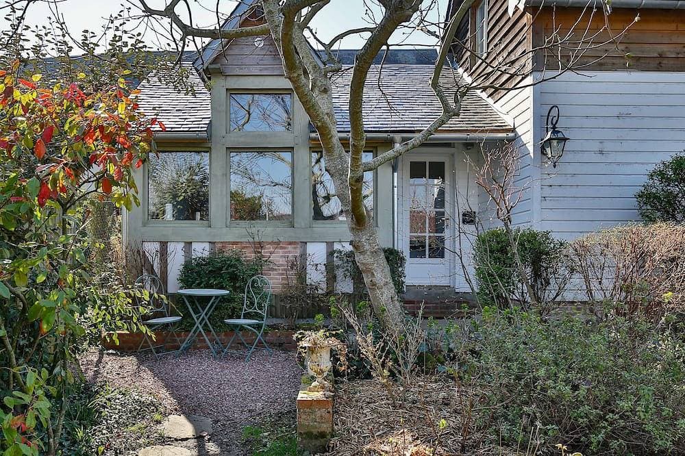 Foto 7 von 17: Le Nid de La Maison Saint Léonard | Schöner Gemeinschaftsgarten im Zentrum