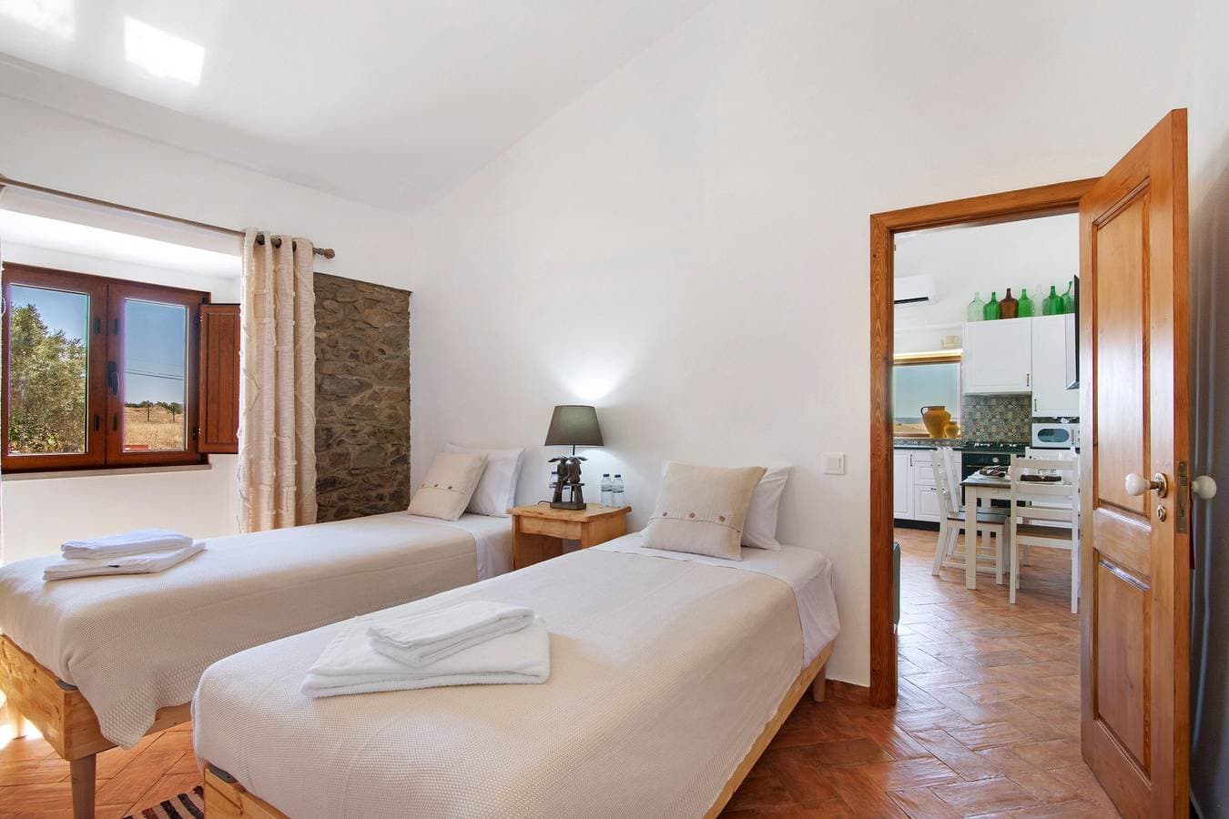 Foto 9 von 35: Kleines Zimmer mit Bergblick, WLAN und Klimaanlage