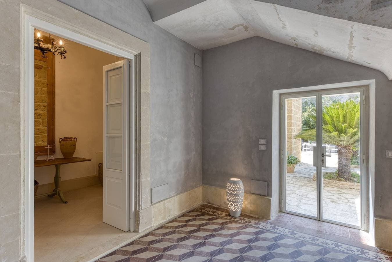 Foto 4 von 31: Suite Basium im Liberty-Palazzo von 1918 mit Garten, Außenbadewanne und WLAN