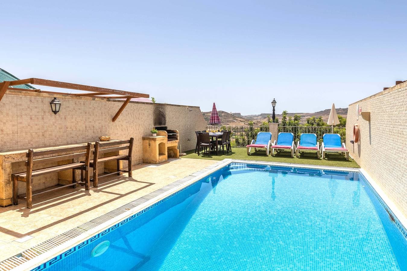 Foto 8 von 24: Villa für 7 Personen mit Balkon