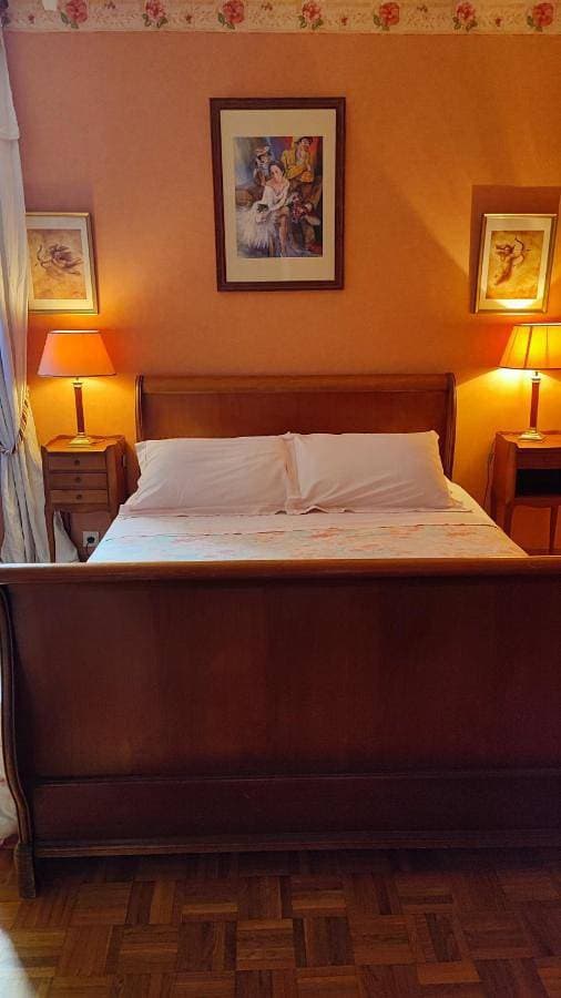 Foto 3 von 10: Double Room with Private Bathroom