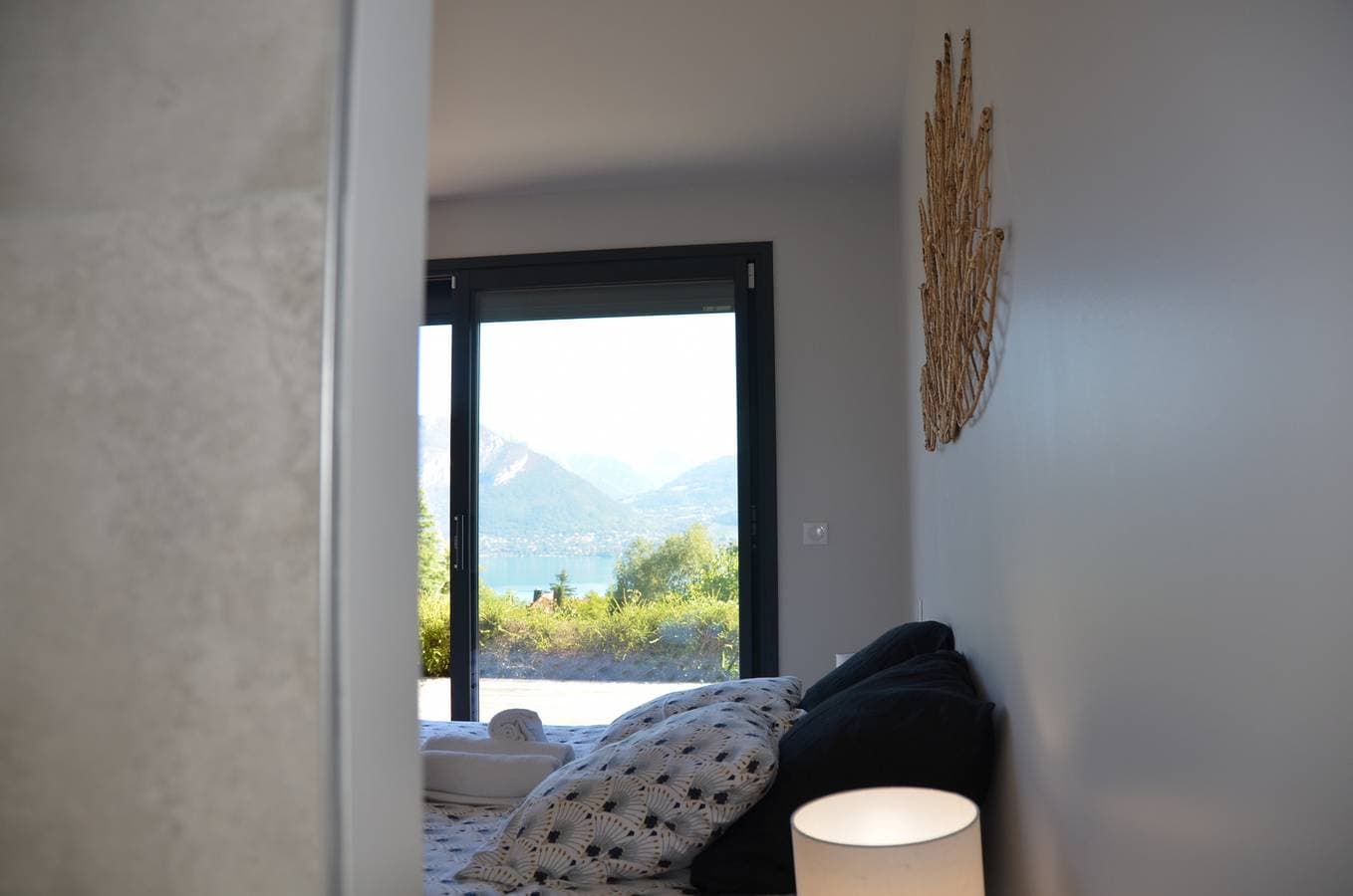 Foto 4 von 17: Le Panorama du Lac 4* – Vue lac & montagnes