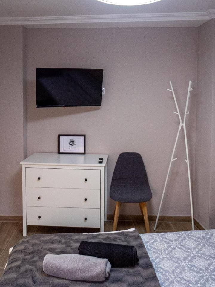 Foto 6 von 12: Double Room with Private Bathroom