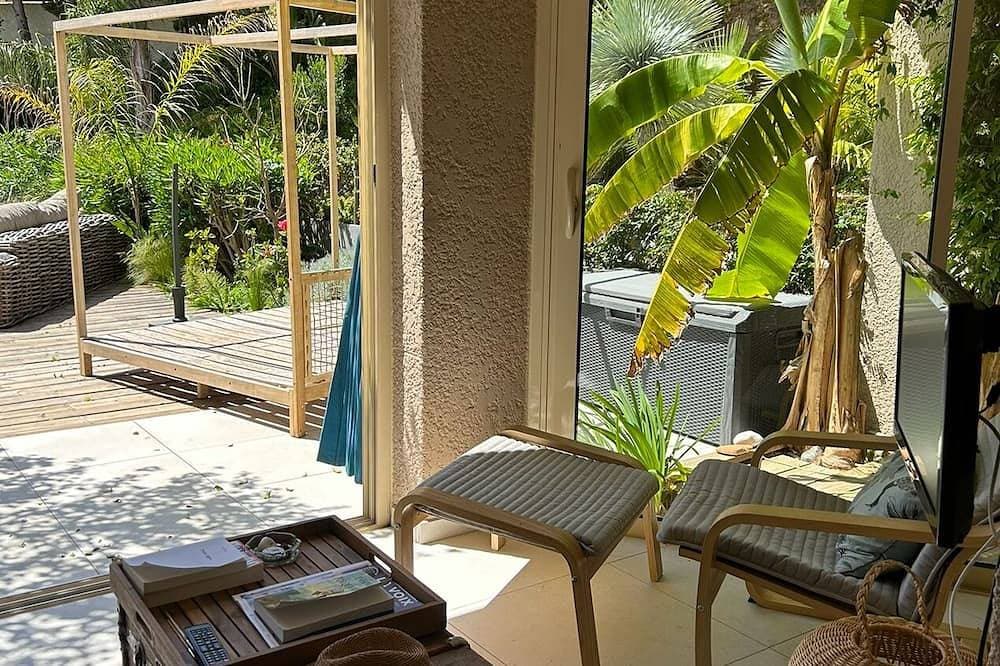 Foto 10 von 10: T2 klimatisierte Wohnung, herrliche Terrasse von 130 m2 mit Blick auf das Meer (Wifi inklusive)