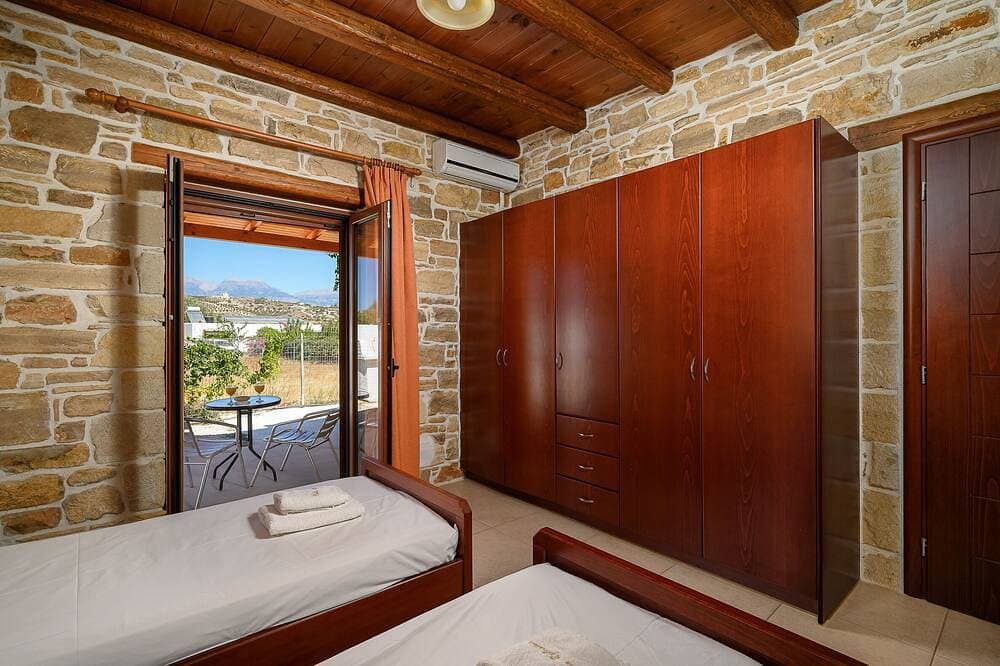 Foto 4 von 30: Villa Eftichia