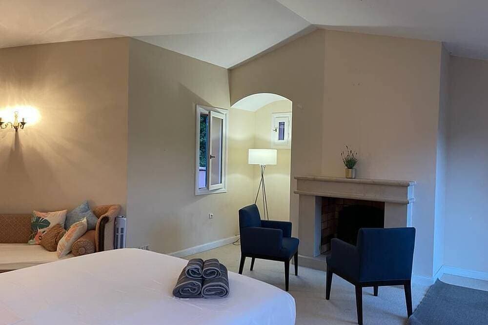 Foto 6 von 30: Large Private Villa - Pool, Tennis, New Aircon, w/ 8 bedrooms