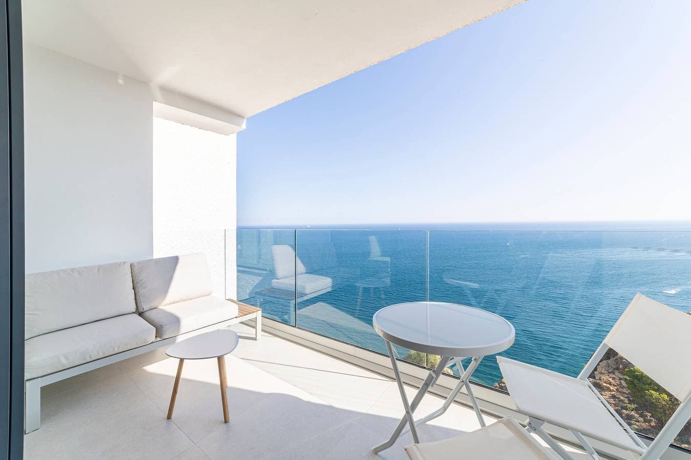 Foto 2 von 32: Apartment 'Los Acantilados' mit Meerblick, Gemeinschaftspool und WLAN