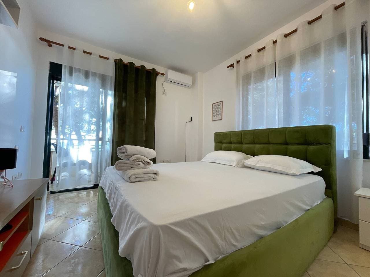 Foto 2 von 34: Exklusive 2-Zimmer-Wohnung mit Meerblick in Kavaja, Albanien