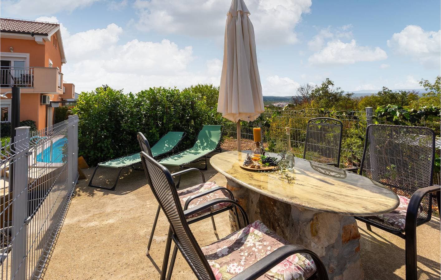 Foto 9 von 35: Gemütliche Ferienwohnung mit Pool in der Nähe eines FKK-Strandes – WLAN, Klimaanlage und Terrasse