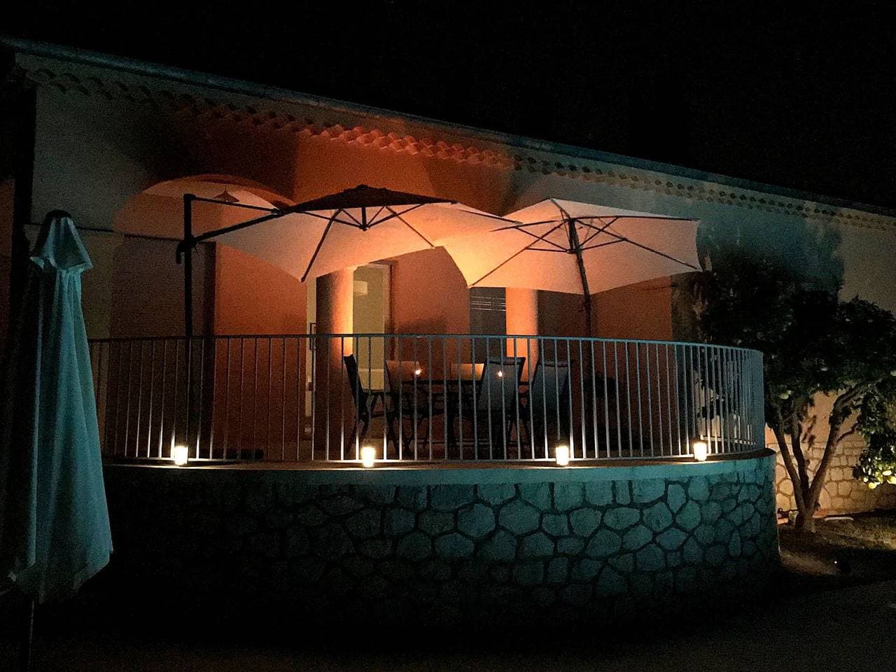 Foto 10 von 32: Geräumige und elegante Villa mit großem Garten, Swimmingpool und 3 Schlafzimmer