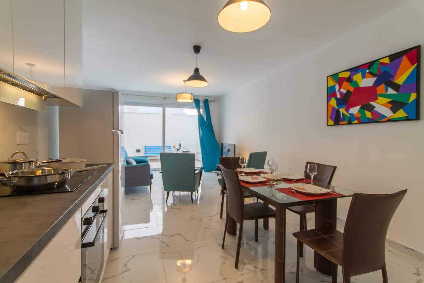 Foto 8 von 26: A Sunny Penthouse Modern 2 bdr - Sliema