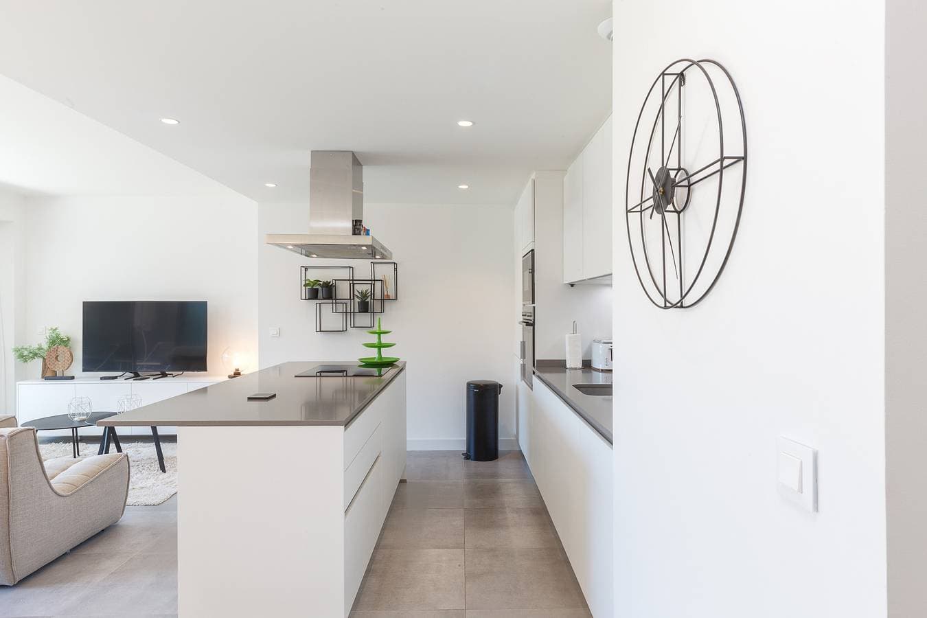 Foto 8 von 26: Luxuriöse Ferienwohnung mit 3 Schlafzimmern mit Bergblick, Pool, WLAN & Terrasse