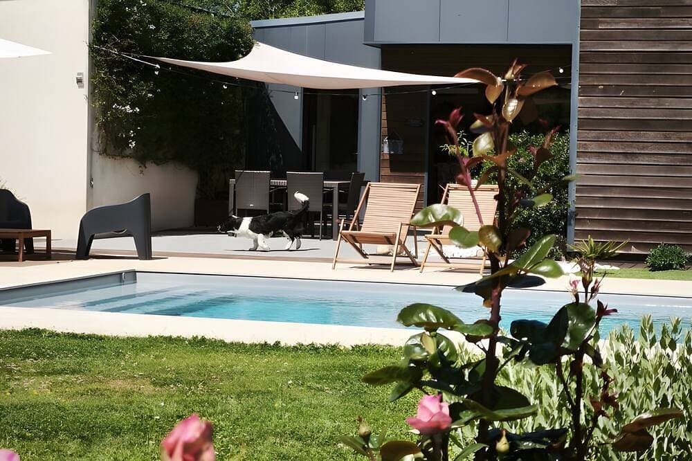 Foto 7 von 30: Gästezimmer „L'Abri des Flots“ mit Pool, gemeinsamer Terrasse und WLAN
