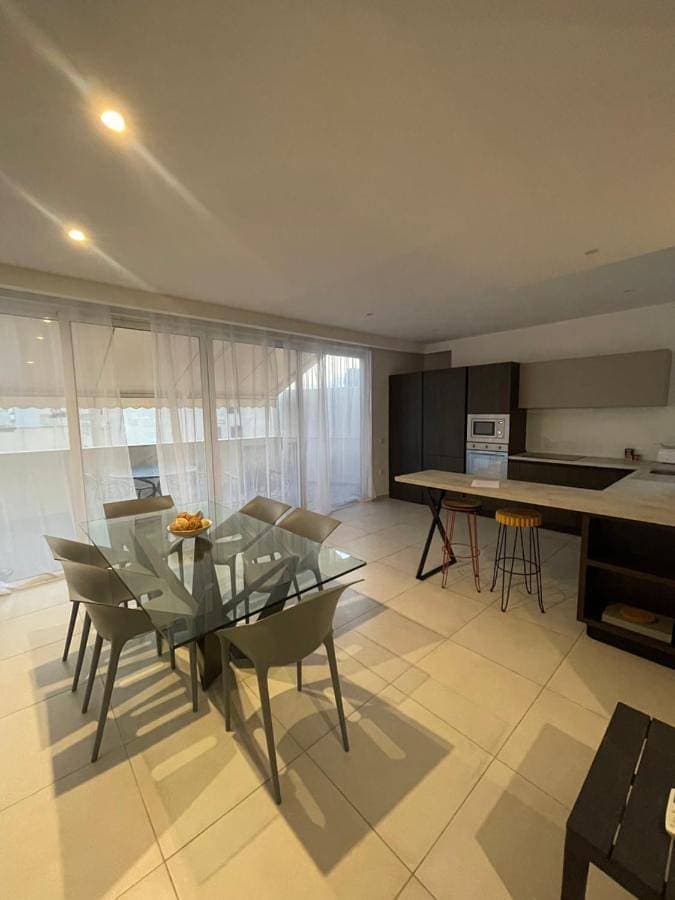 Foto 5 von 42: Two-Bedroom Apartment