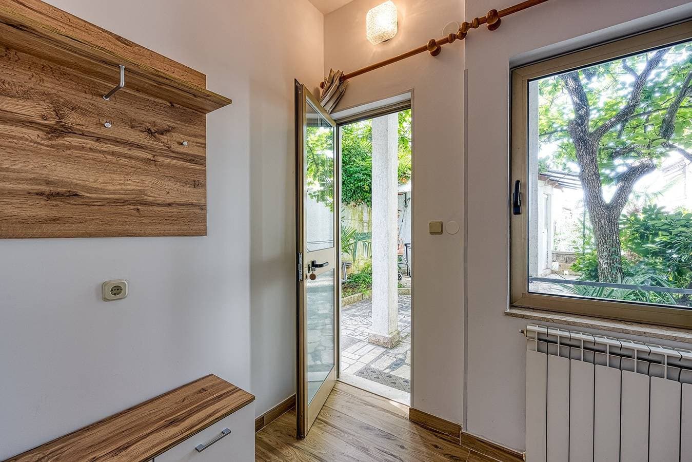 Foto 6 von 25: Einfach eingerichtetes Studio-Apartment Karlo in der Nähe eines schönen Strandes und des Stadtzentrums