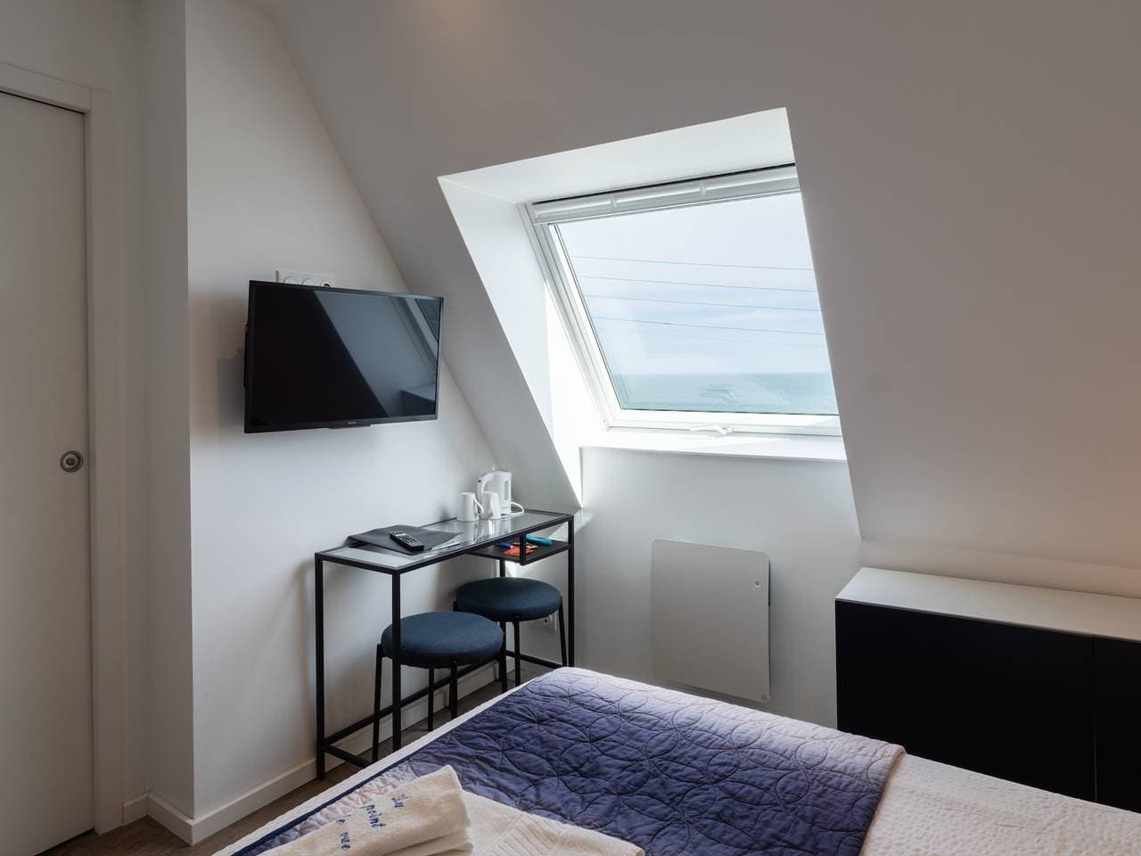 Foto 8 von 33: Gästezimmer Au Point de Vue „Zimmer Ile Bono“ – 2. Etage, Meerblick, WLAN