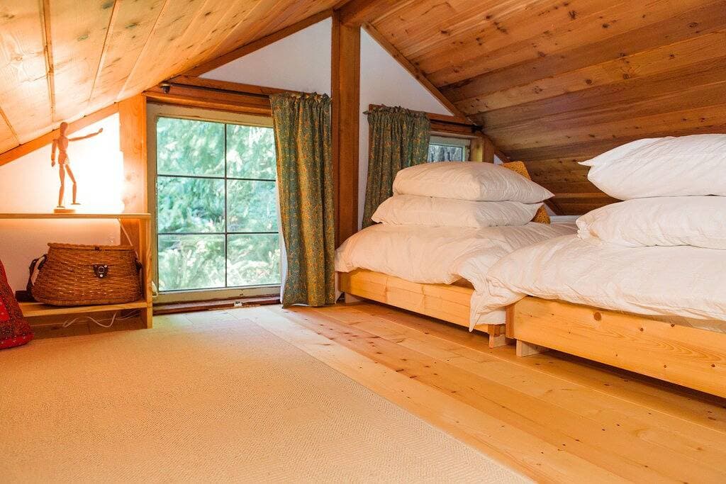 Foto 4 von 24: Baumhaus am Strand im Herzen des Puget Sound