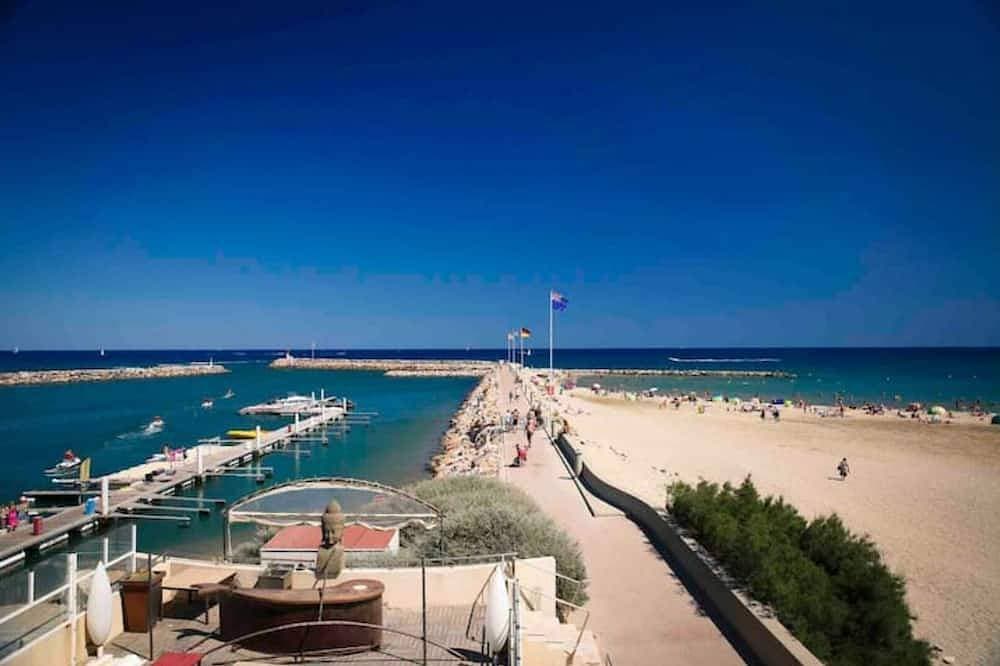 Fully-equipped T2 apartment in Port de Canet-en-Roussillon, ground floor, near beach. 1