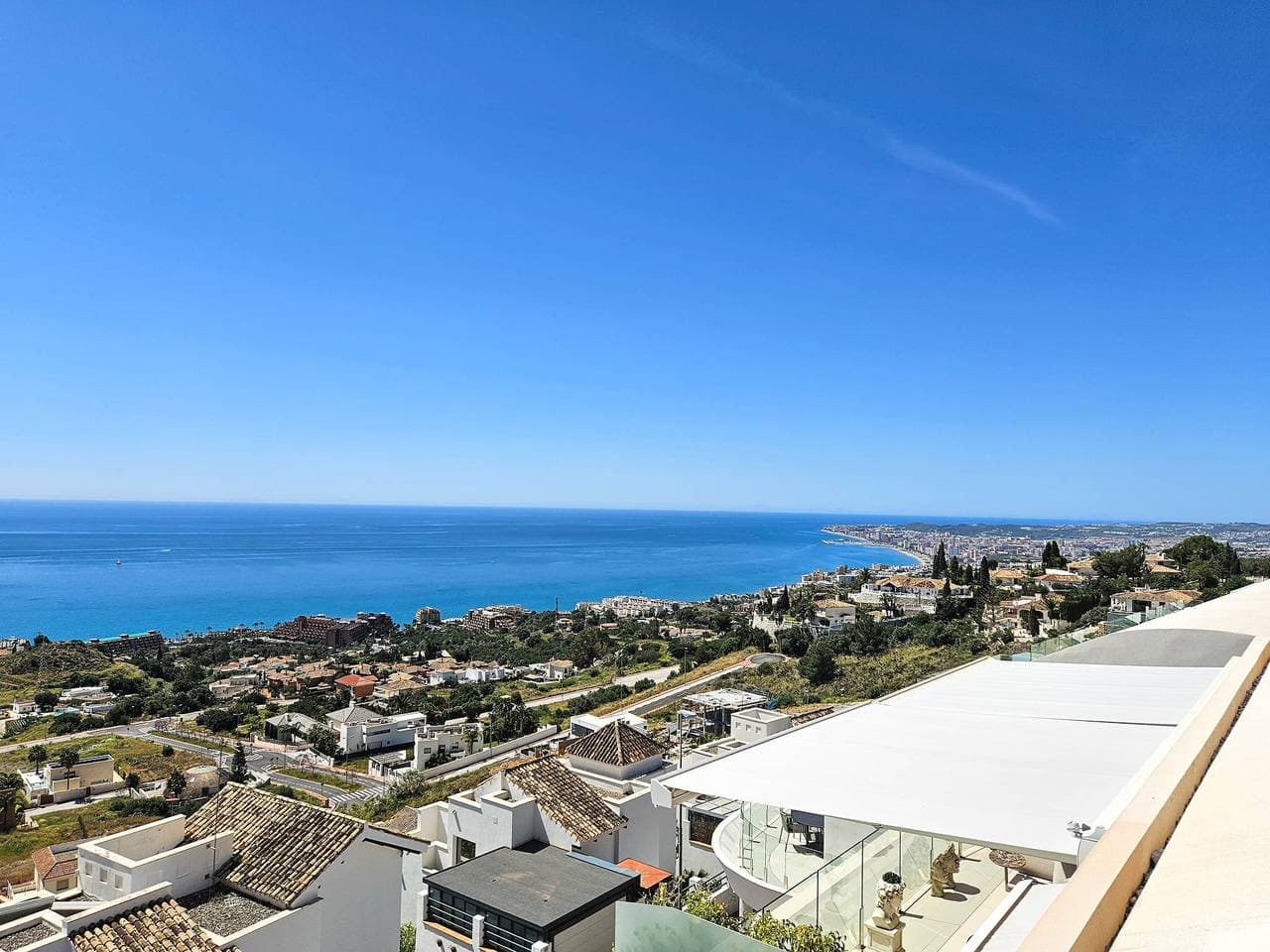 Foto 3 von 67: Luxury Penthouse with Stunning Sea Views