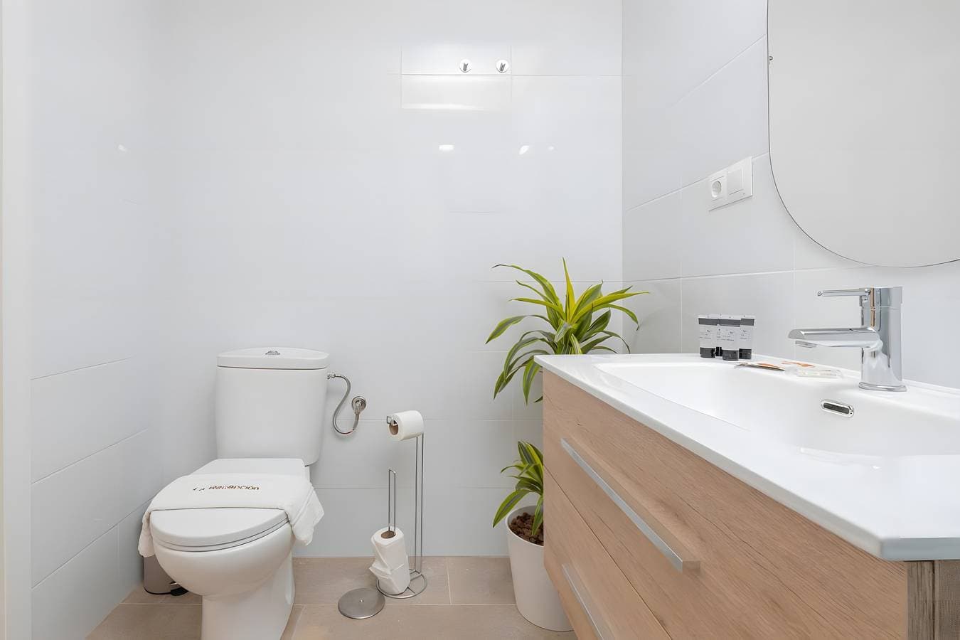 Foto 12 von 30: Einzimmerapartment 'Oasis Del Candado' mit Wi-Fi und Klimaanlage
