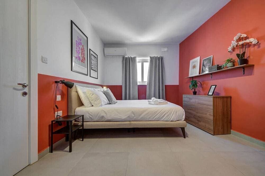 Foto 5 von 30: Lovely 2Br Apt with balcony close to Pieta Marina