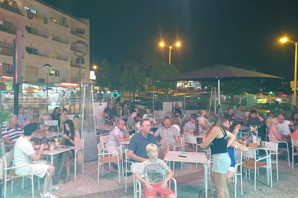 Foto 9 von 20: 300 m vom Strand entfernt befindet sich ein Penthouse mit 2 Schlafzimmern und einer fantastischen Terrasse.  Zentrum, Kabelfernsehen
