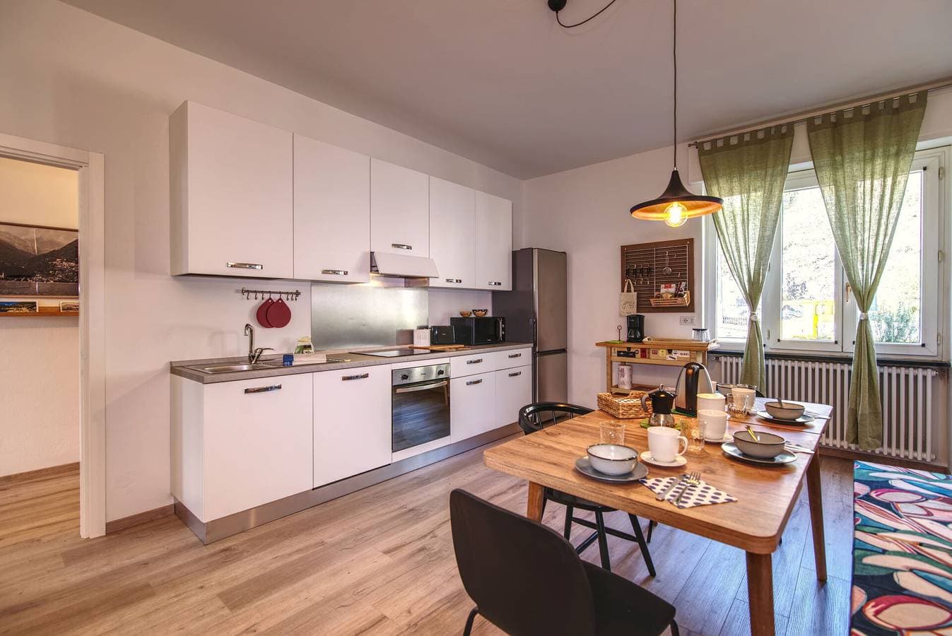 Foto 11 von 37: Ferienwohnung für 8 Personen mit Seeblick