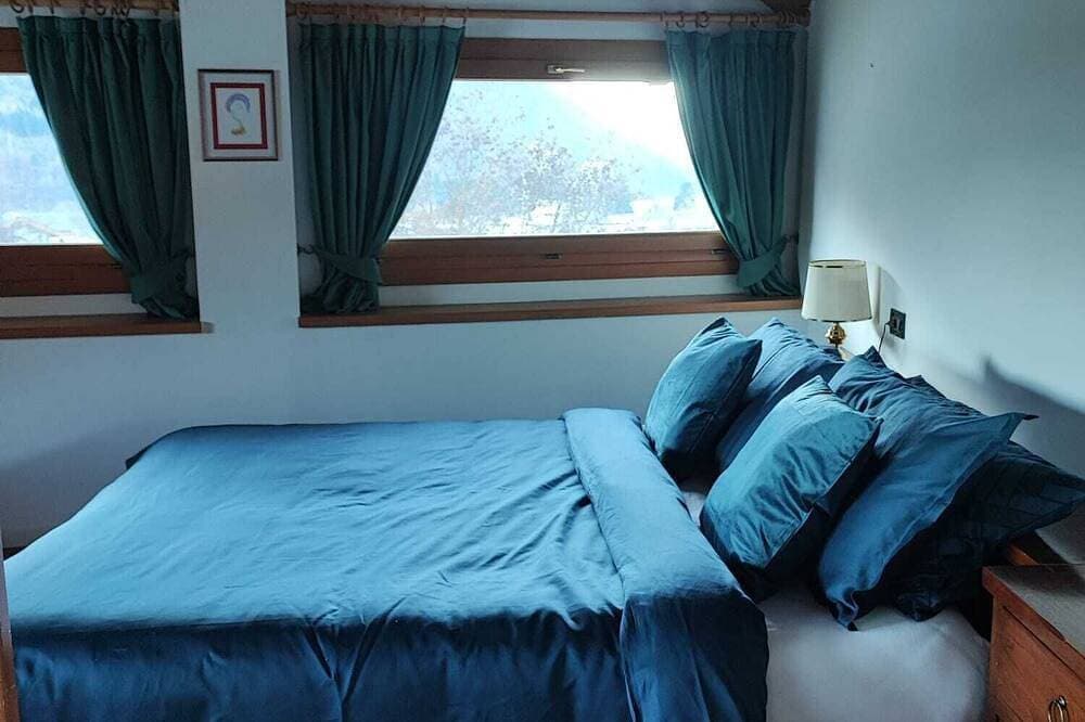Foto 11 von 30: Farmhouse in typical Trentino style, spacious, elegant, comfortable.