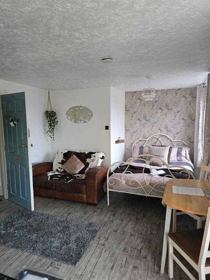 Havisham Studio Flat Rochester ME1 1XZ 1
