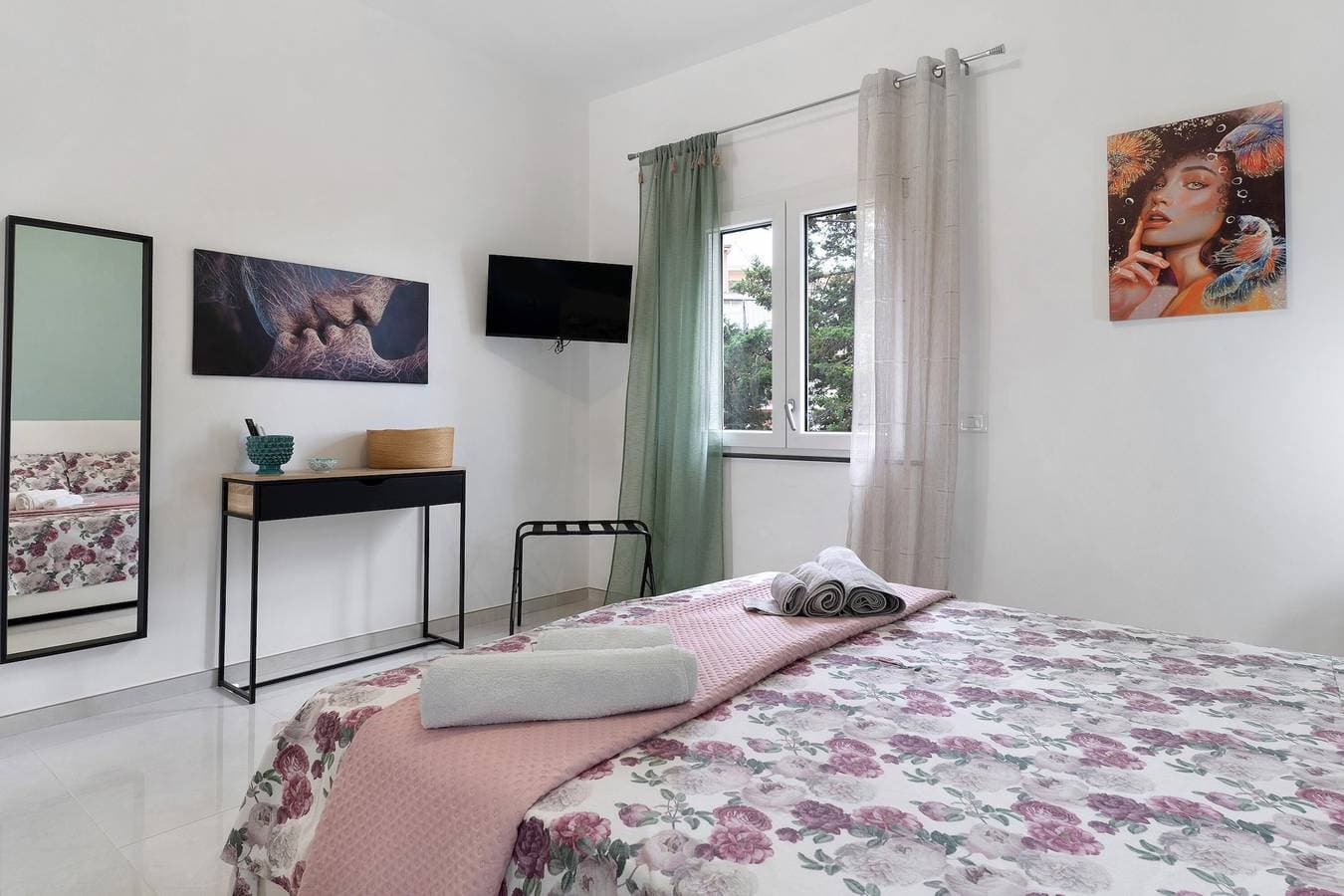 Foto 12 von 28: Zimmer 'Villa Maryam - Salvia' mit Gemeinschaftsterrasse, WLAN und Klimaanlage