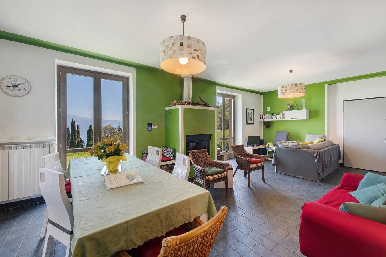 Foto 11 von 42: Villa „Agriturismo Casa Del Castagneto“ mit Seeblick, privater Terrasse & WLAN