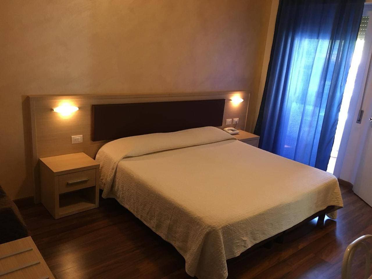 Foto 12 von 12: Economy Double or Twin Room