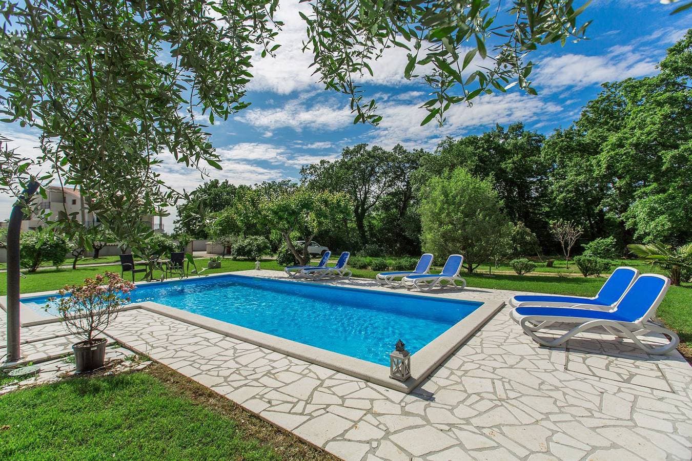 Foto 13 von 32: Hundefreundliches Paradies mit Pool, Spielplatz, Grillbereich, privater Terrasse