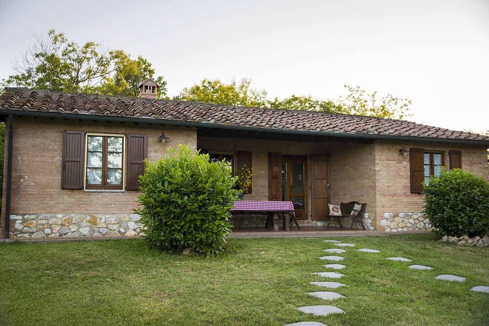 Foto 9 von 30: Typical Tuscan Cottage with swimming pool and park, five minutes from San Galgano