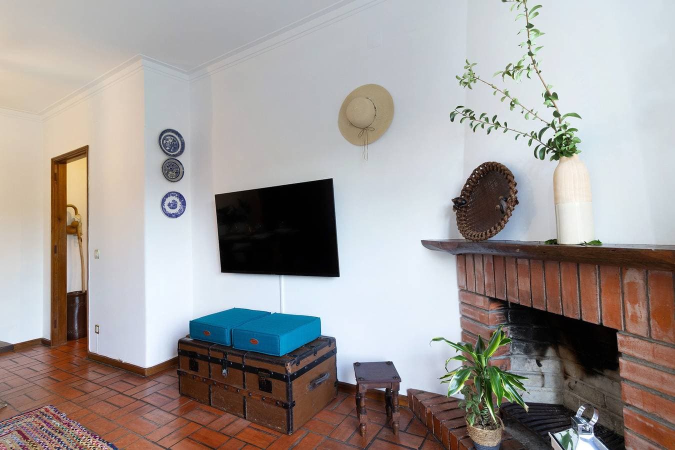 Foto 5 von 37: Ferienwohnung 'Retro Beach House Moledo' mit Bergblick, WLAN und Klimaanlage