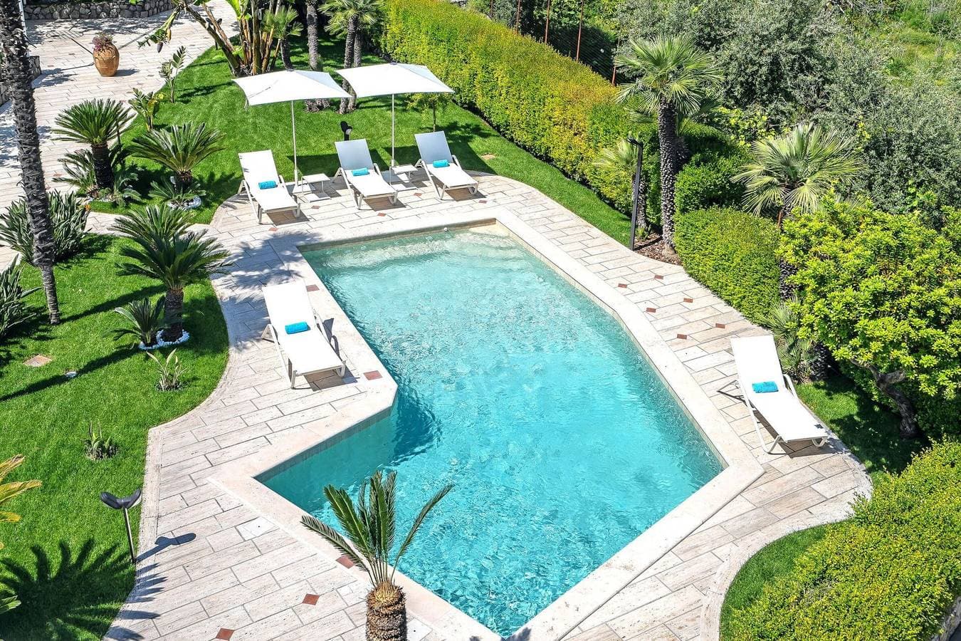 Foto 3 von 49: Villa für 10 Personen mit Terrasse