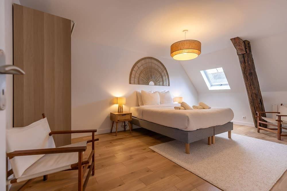 Foto 4 von 15: Apartment-Ensuite mit Dusche-Climatisation-Stadtblick