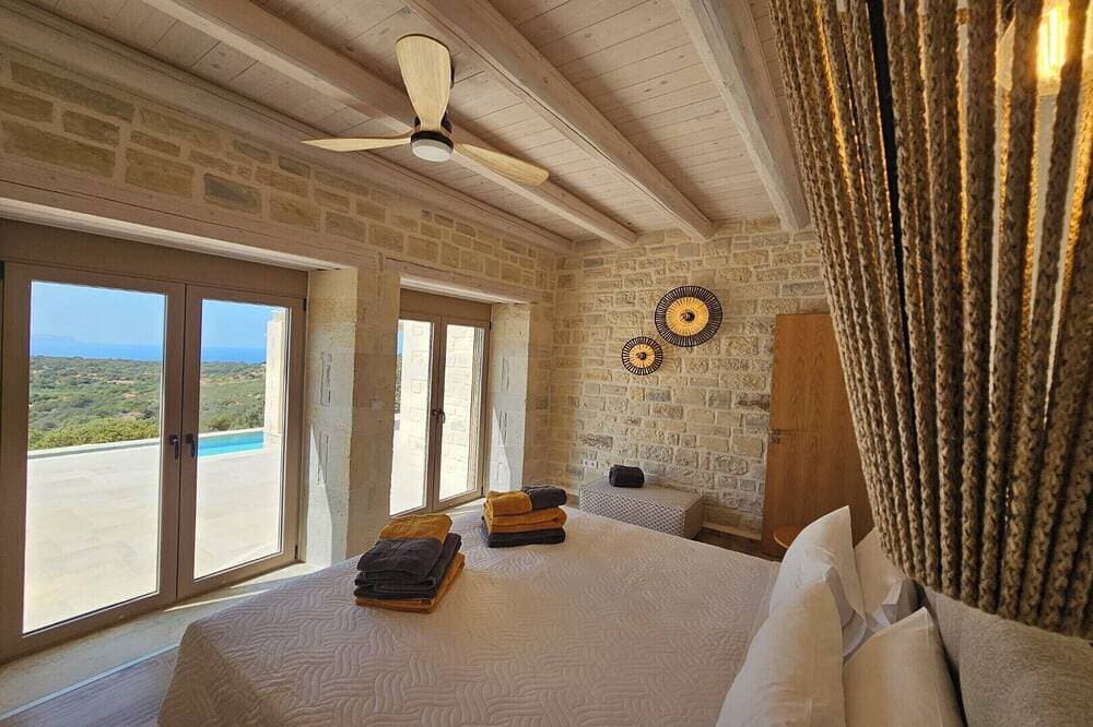 Foto 4 von 30: Villa Chalarosi, Natursteinvilla mit absolutem Weitblick mit beheizbarem Pool