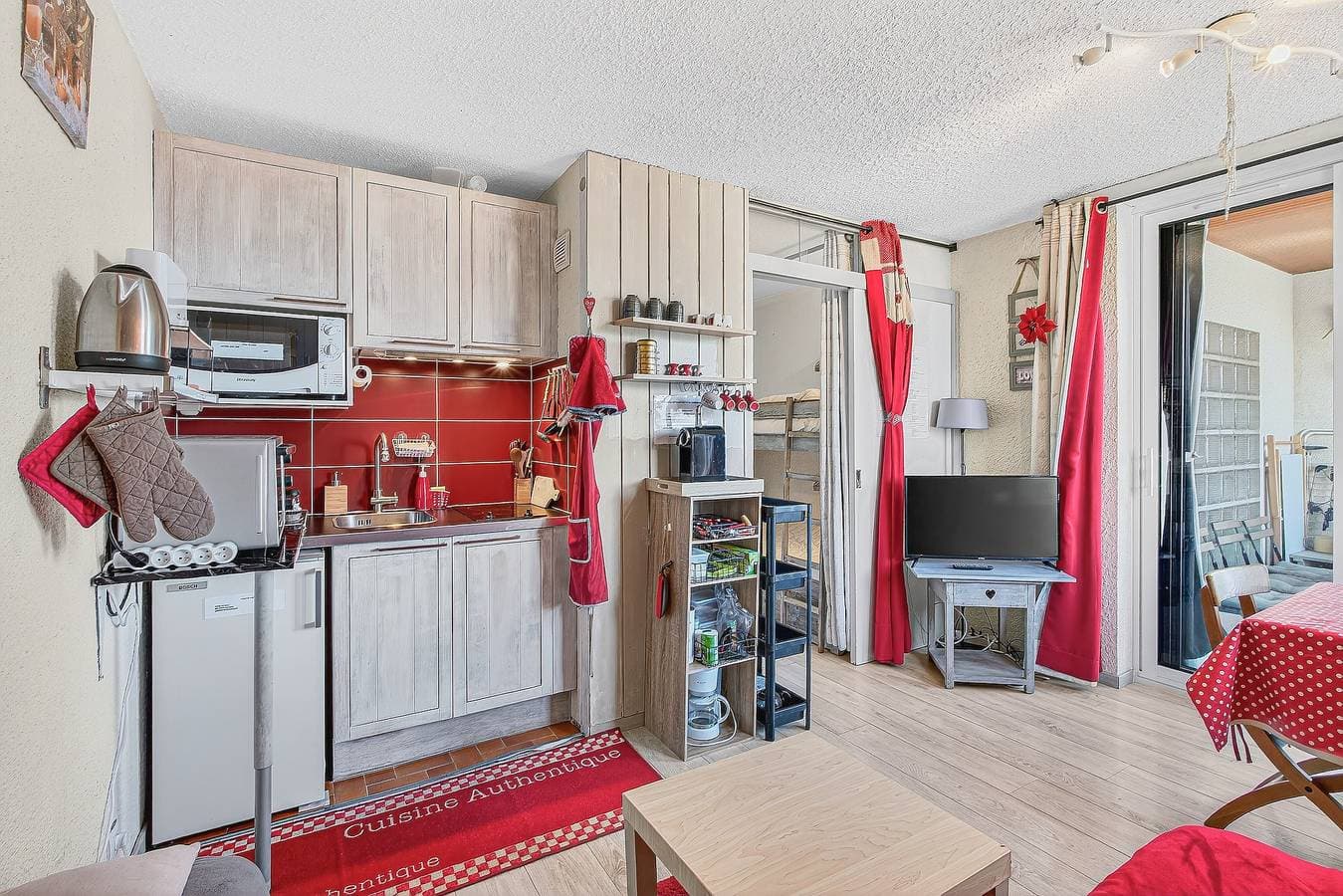 Foto 9 von 45: Appartement 'Chaleureux 4 Couchages' mit Bergblick, privater Terrasse und WLAN