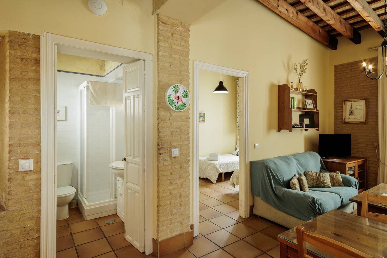 Foto 12 von 29: Großzügiges Apartment im Barrio Santa Cruz – WLAN / Klimaanlage (2 Schlafzimmer)