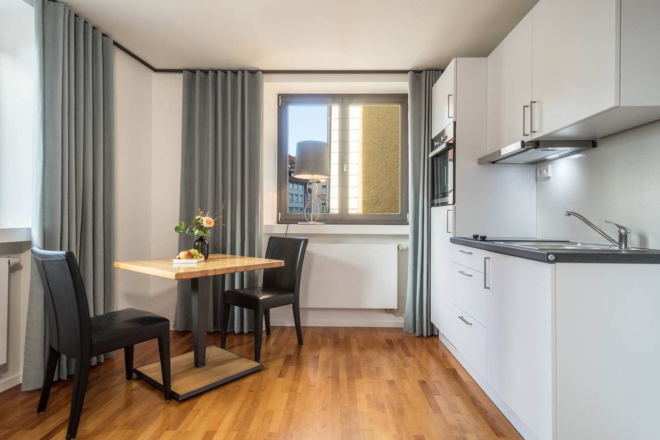 Foto 2 von 24: Modernes Einzimmer-Appartement Nr. 11 mitten im Stadtzentrum mit WLAN