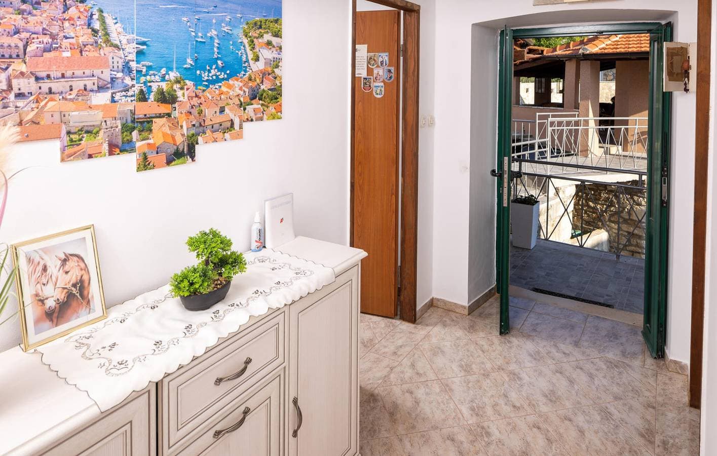 Foto 13 von 30: Geräumige 2-Zimmer-Wohnung mit Pool, Terrasse und 2,5 km Entfernung zur Küste