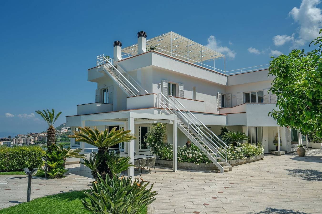 Foto 9 von 49: Villa für 10 Personen mit Terrasse