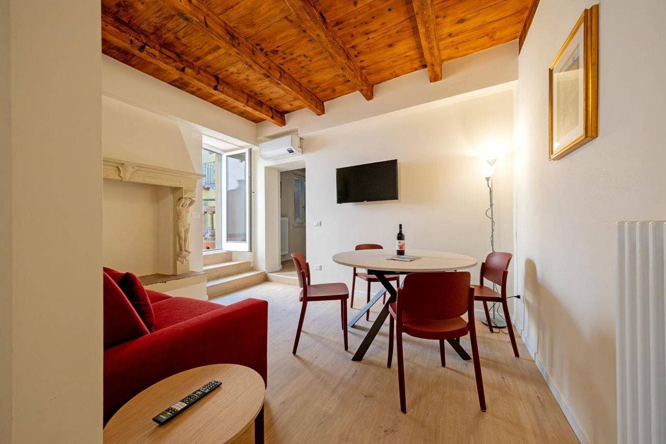 Foto 6 von 12: ApartmentsGarda - Loggia Libertà